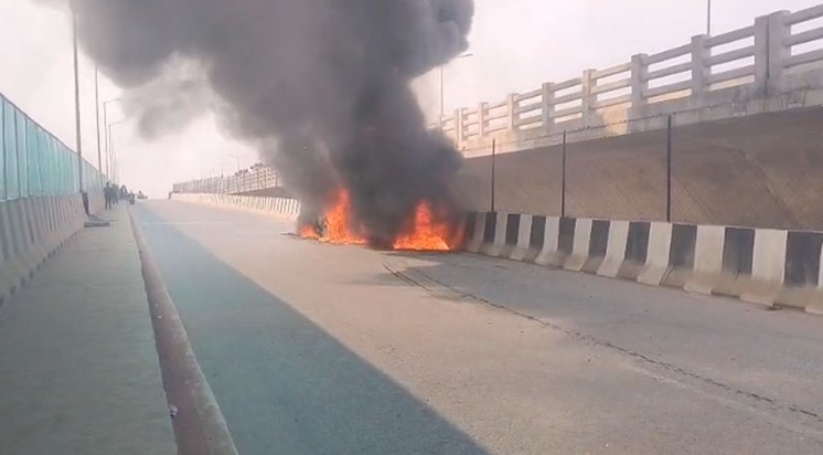 A moving car on Marine Drive turns into a ball of fire