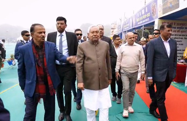Chief Minister inspected Bihar Saras Mela-2025, praised the 