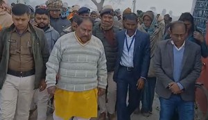 Disaster Minister inspected the Bairia embankment and gave strict instructions.