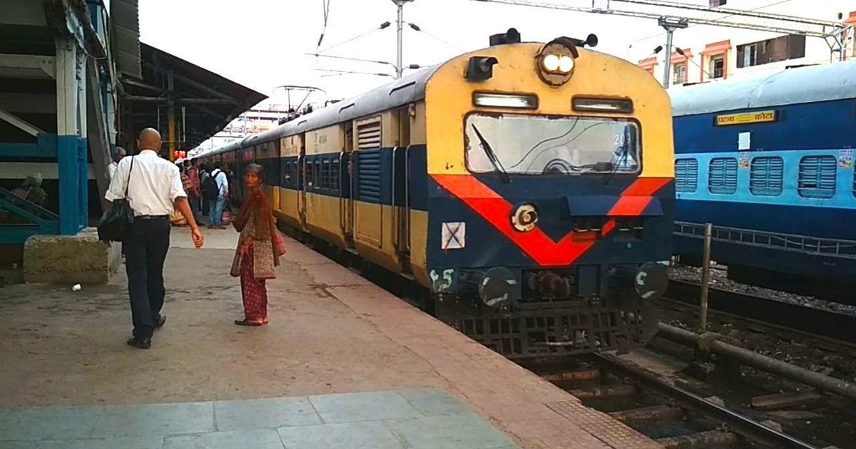 The fog is having a severe impact on train passengers.