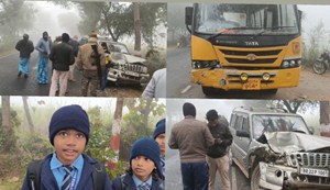 Fog increases danger! Children injured in school bus accident in Ramnagar
