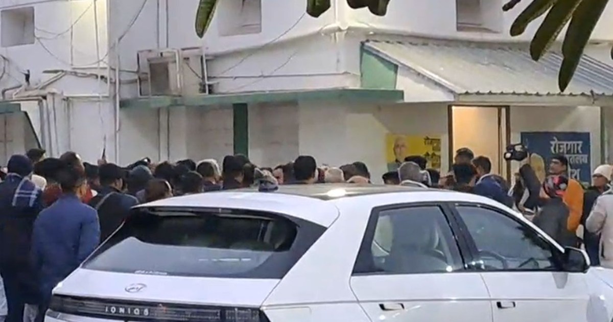 CM Nitish suddenly arrived at the party office, and then...