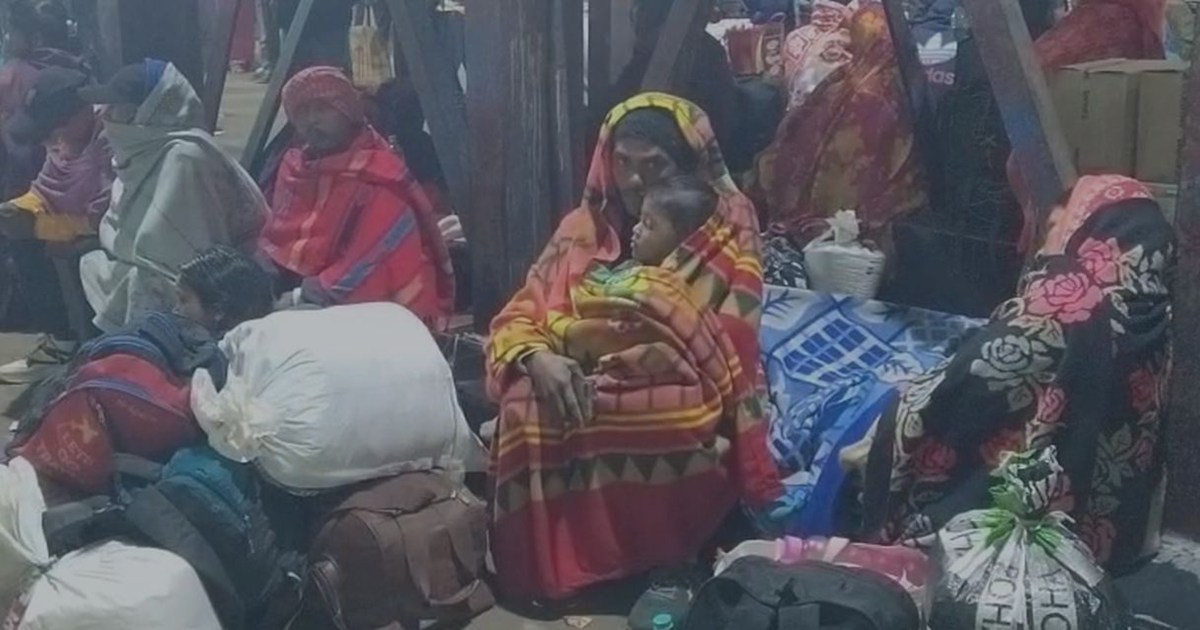 Dense fog slows down trains, delays many trains by hours