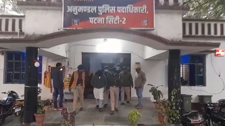 When her husband went to jail, his wife took over the reins 