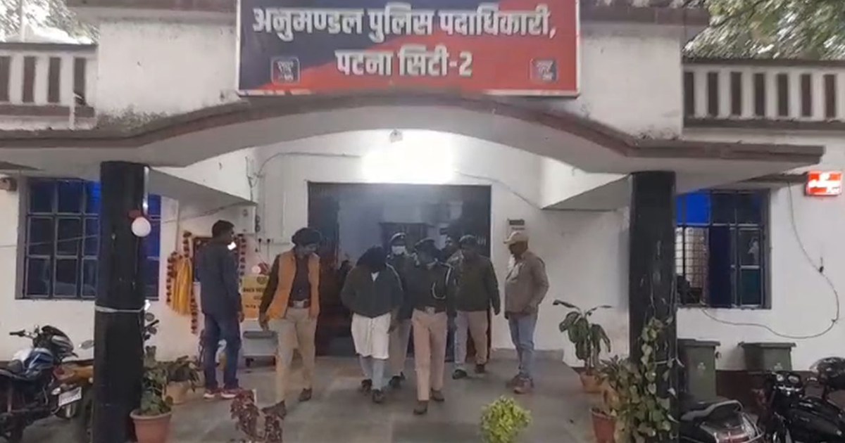 When her husband went to jail, his wife took over the reins 