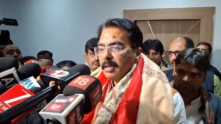 Party leaders congratulated the new state president.