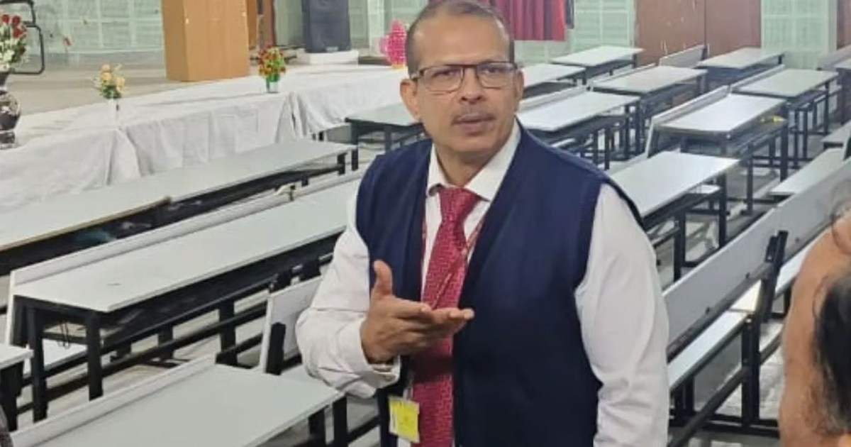 KK Pathak, who issued orders on employed teachers, now keeps