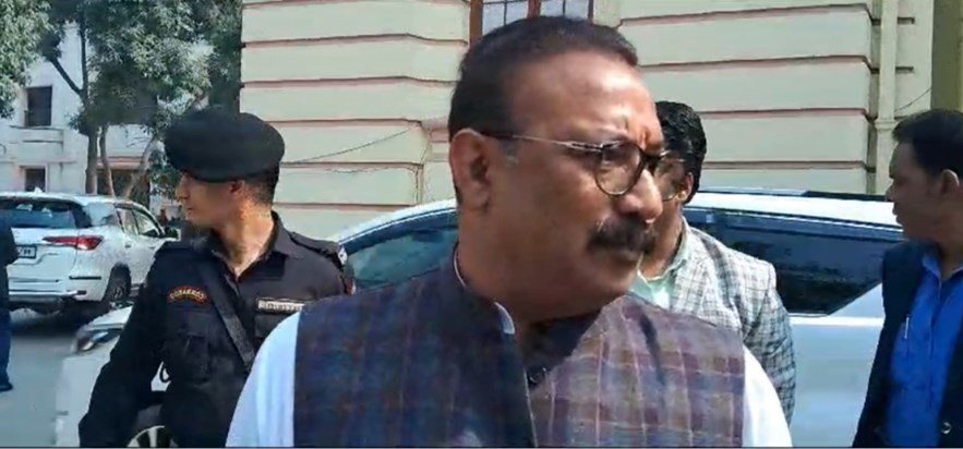 Ashok chaudhri ka tejsvwi ke byan par bda hamla Ashok chaudhri ka tejsvwi ke byan par bda hamla