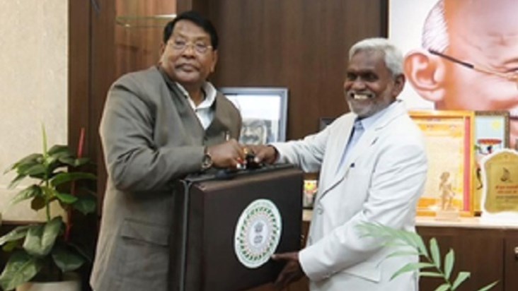Finance Minister Rameshwar Oraon presented the budget, the p