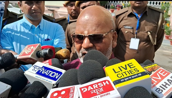 Jdu vidhaayk ka tejsvwi par bda hamla Jdu vidhaayk ka tejsvwi par bda hamla
