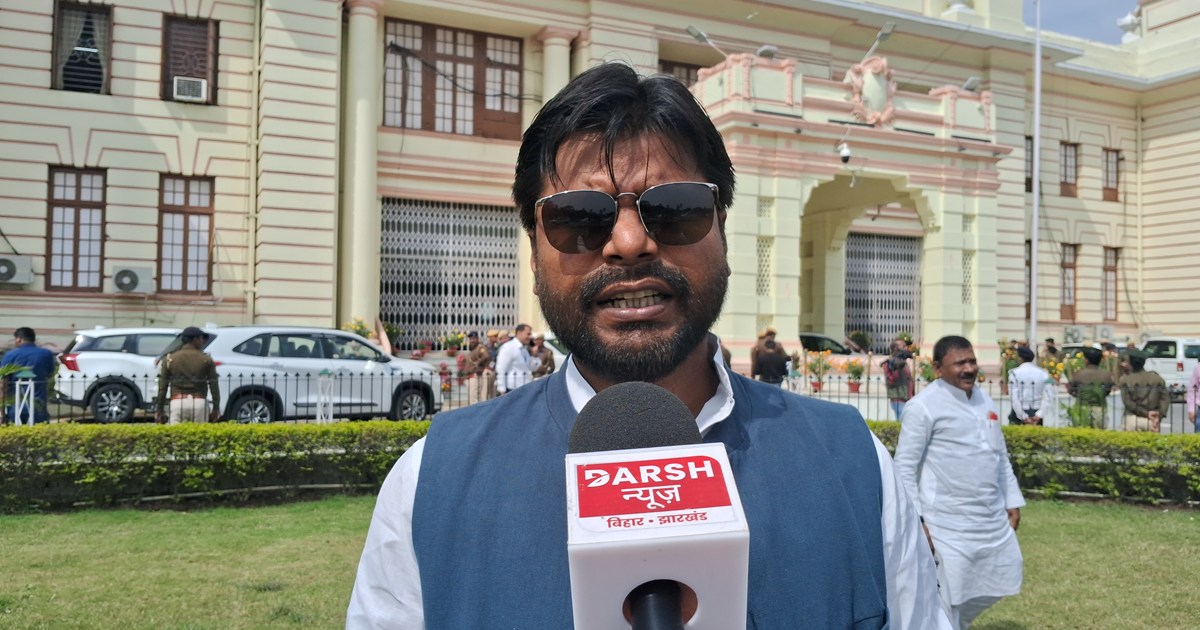 Kk pathk par male vidhayk ka bda byan