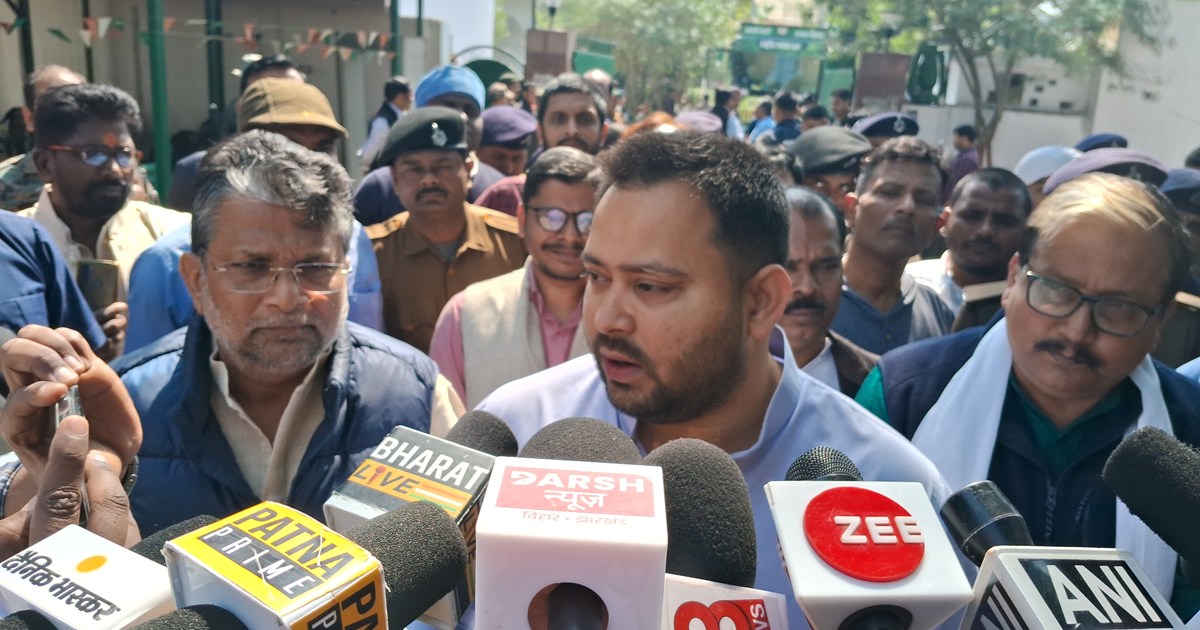 Tejsvwi Jan vishvas yatra ke dusre chrn par nikle