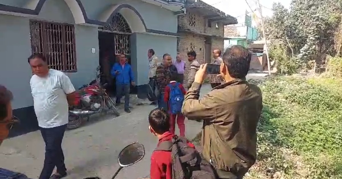 Lakhs stolen from the house of a family that went to take a 