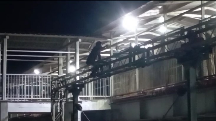 A youth climbed a high tension pole at Bakhtiyarpur railway 