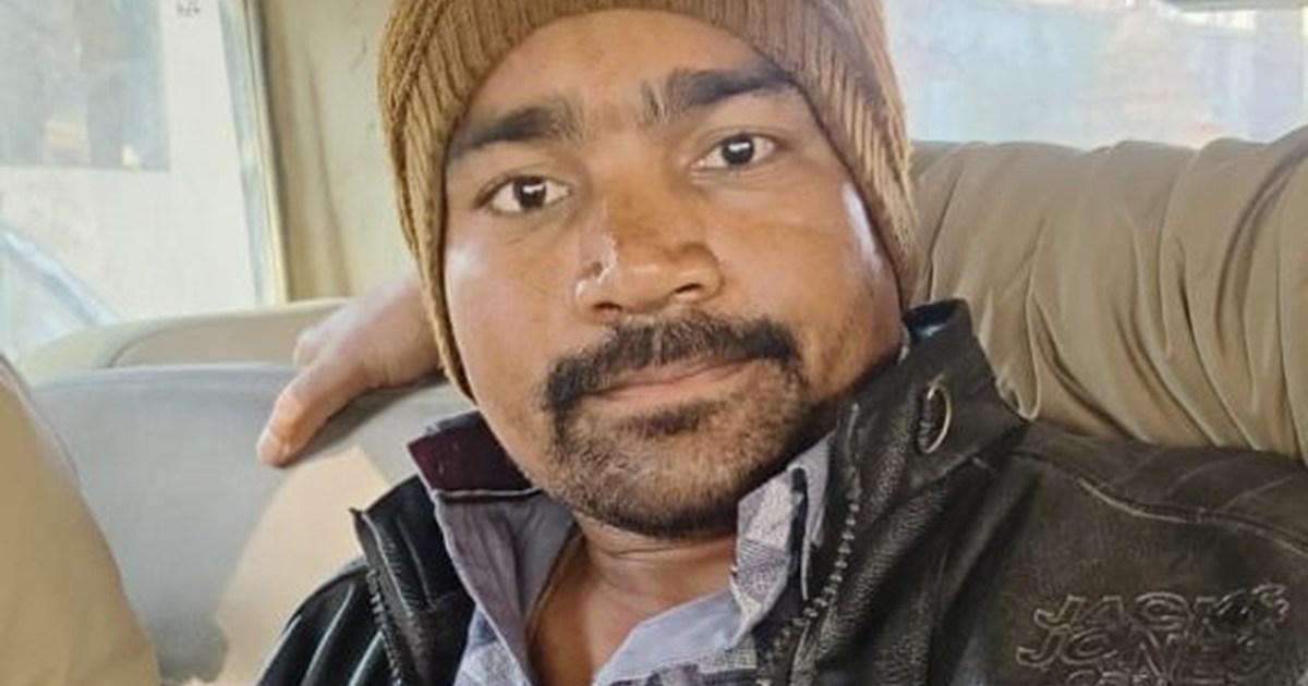 A young man's bullying in the police station. He beat up the