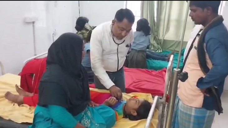 80 school children fell ill after eating eggs in Nalanda
