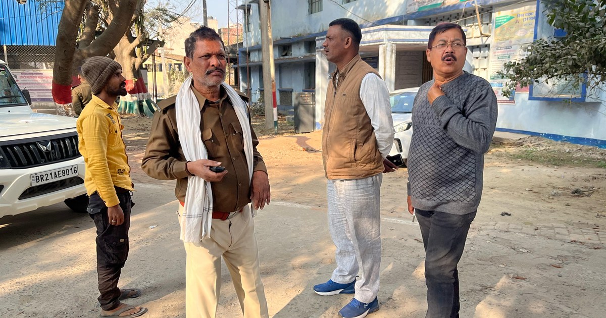 A father who went to meet his daughter, a trainee inspector,