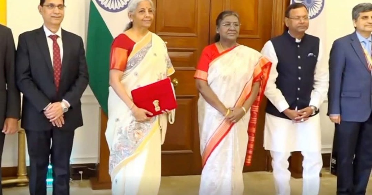Wearing a Mithila art saree, Finance Minister Nirmala Sithar