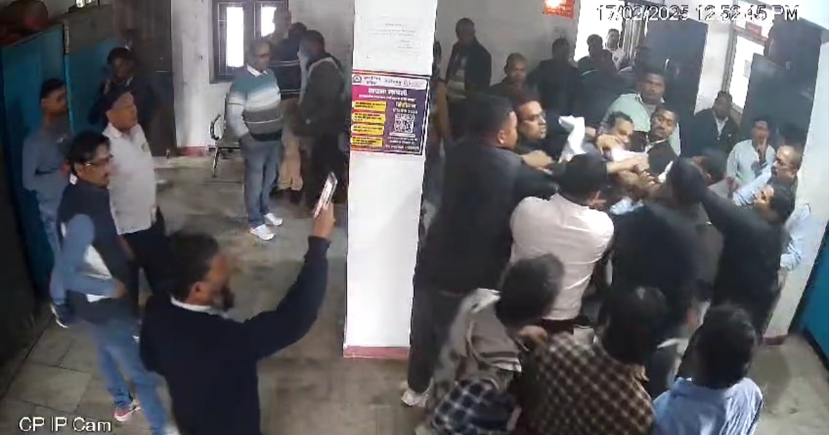 Scuffle between councillors in Bettiah Municipal Corporation