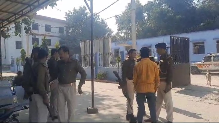 Vehicle of pilgrims returning from Kumbh crashed in Sasaram,