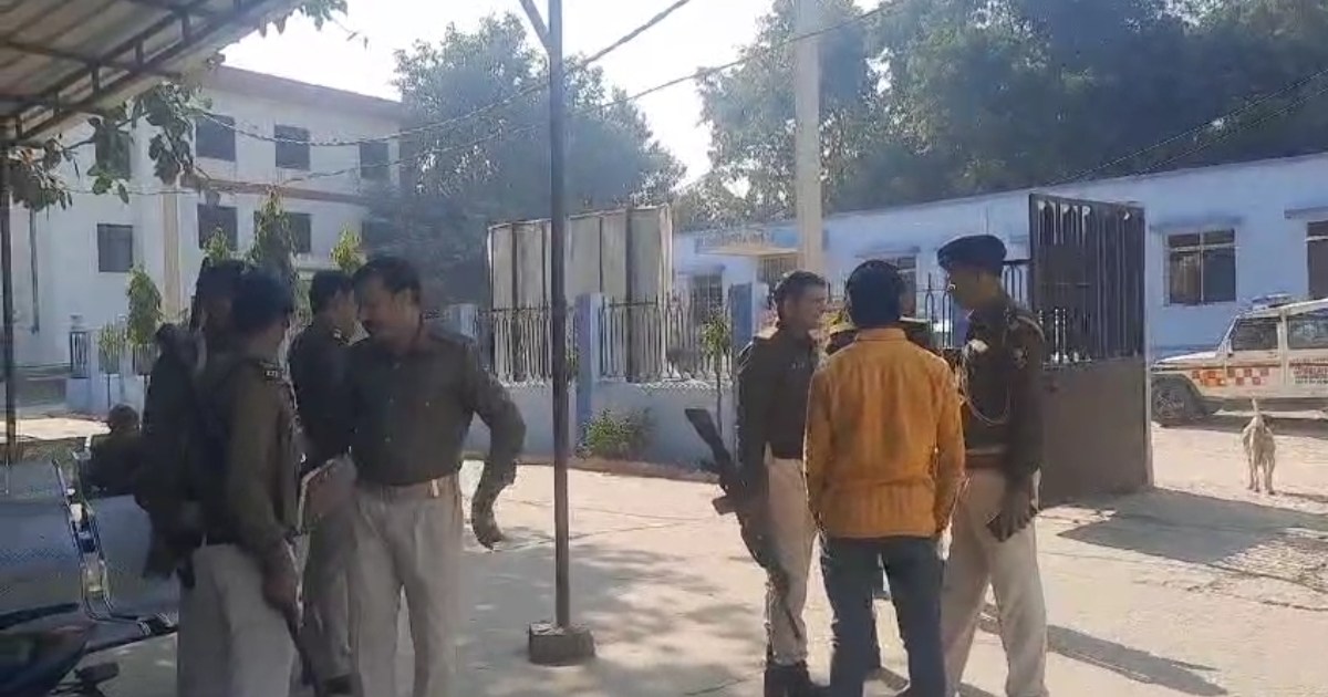 Vehicle of pilgrims returning from Kumbh crashed in Sasaram,