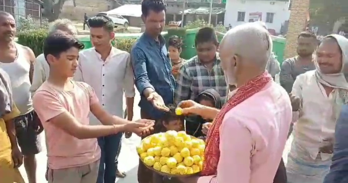 Chandan Choudhary won in Delhi, laddus were distributed in K