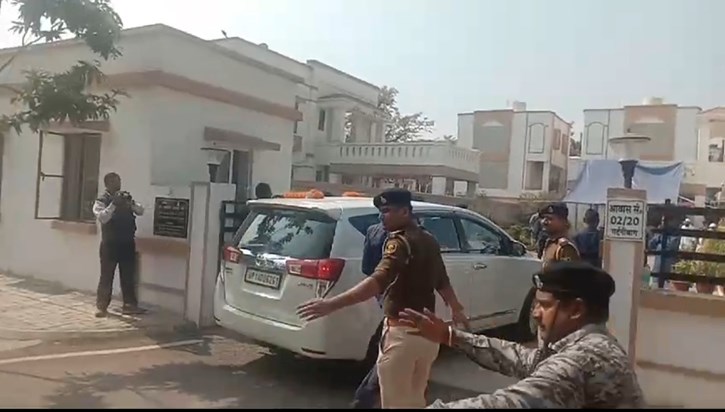 Rahul Gandhi pahuche shkil ahmd khan ke ghr Rahul Gandhi pahuche shkil ahmd khan ke ghr