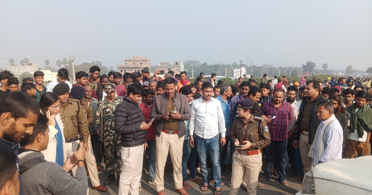 BREAKING: Scorpio carrying devotees returning after taking b