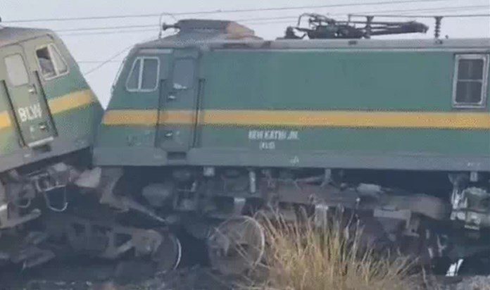 Horrible train accident: Another train hits a train standing