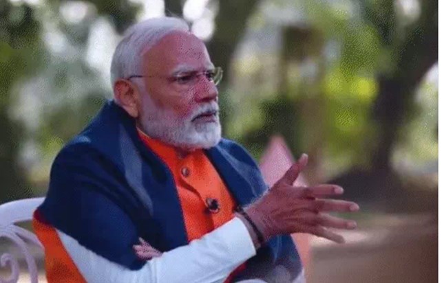 PM Modi seemed happy with the question of a student from Bih PM Modi seemed happy with the question of a student from Bih