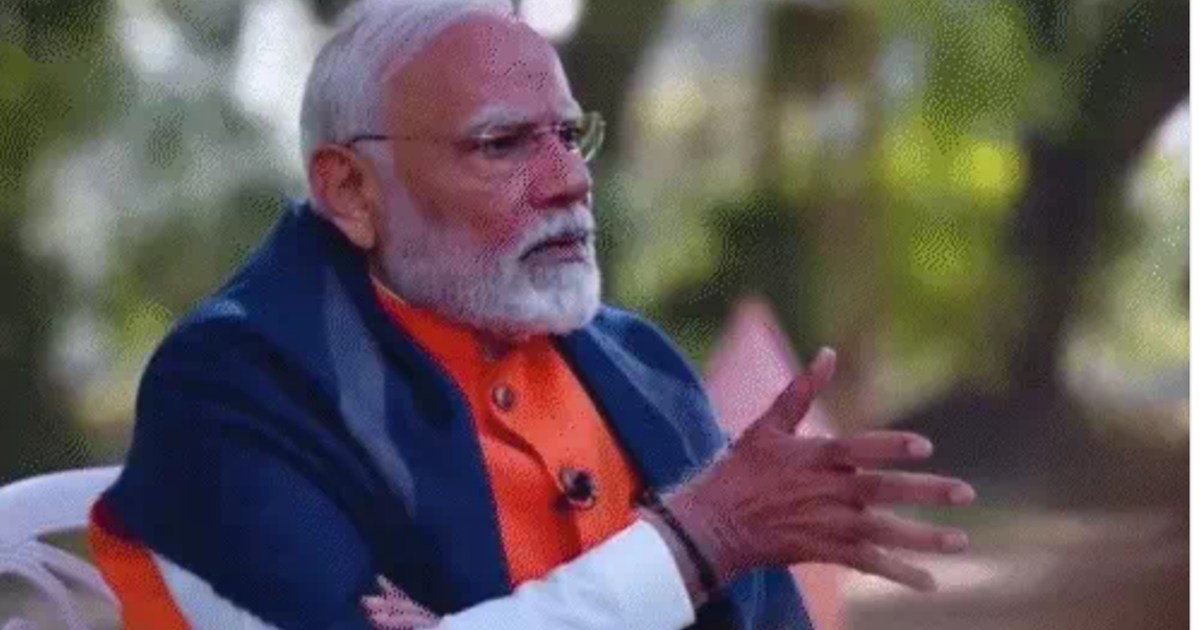 PM Modi seemed happy with the question of a student from Bih