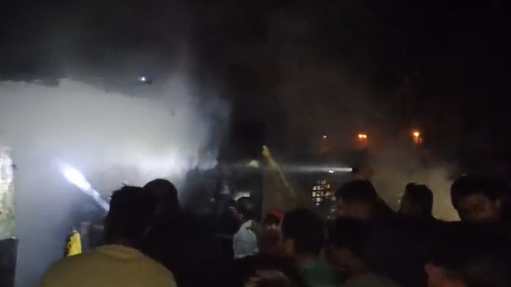 A massive fire broke out in Sitamarhi at night