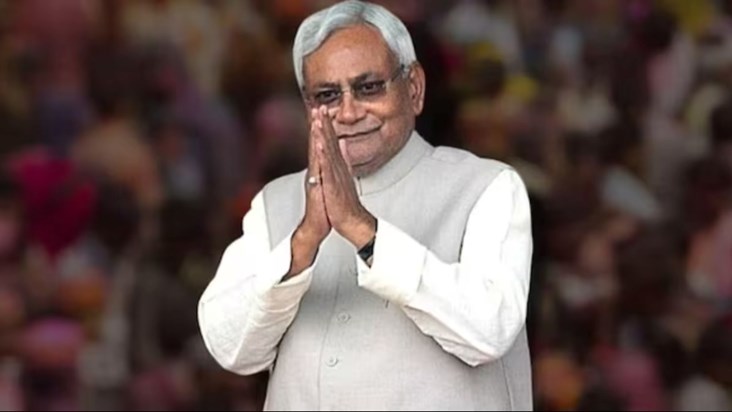 How many times has CM Nitish reversed in his political journ
