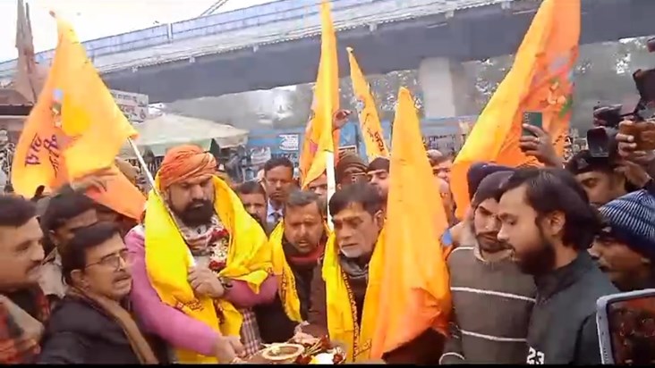 Bjp ke dwara Rath Kiya gya rvana 