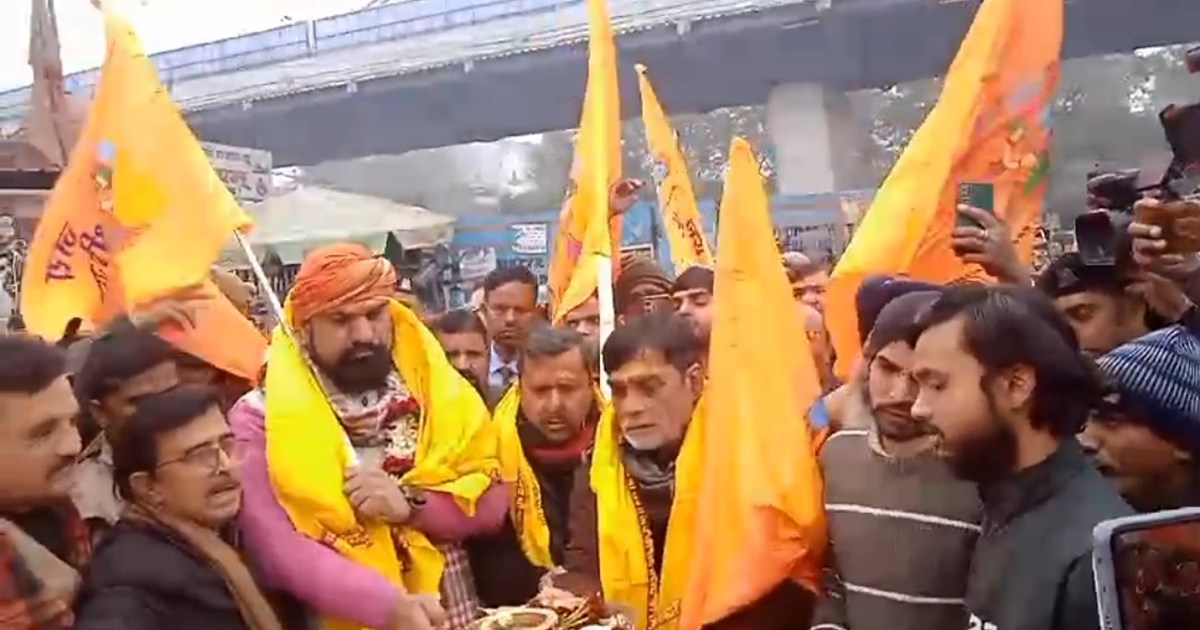 Bjp ke dwara Rath Kiya gya rvana 