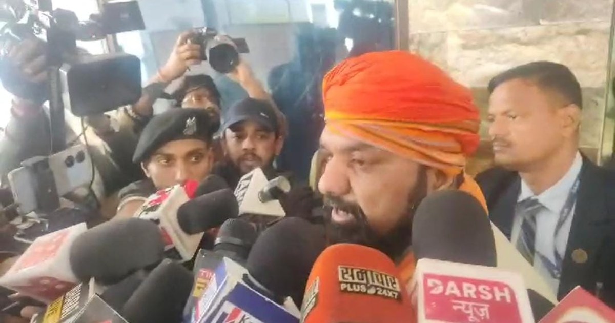 BJP's Samrat Choudhary is not leaving Lalu Yadav, again gave