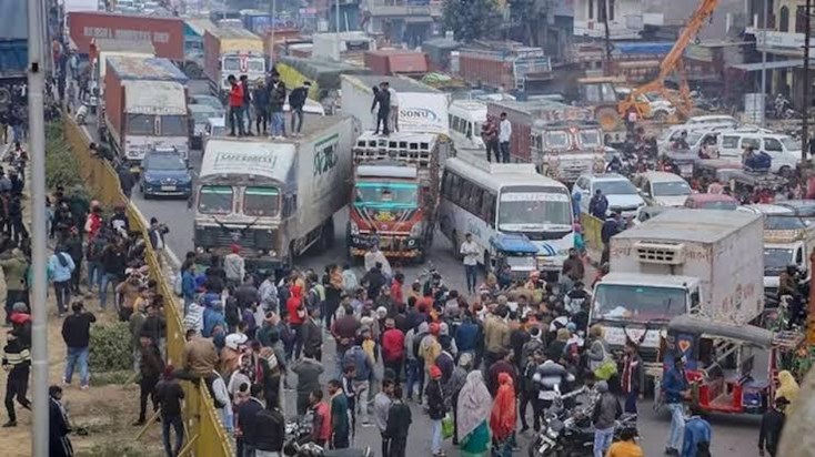 Reconciliation between government and transporters, strike w Reconciliation between government and transporters, strike w