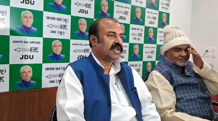 Mantri madan sahni ne majhi ko btaya vishesgya 
