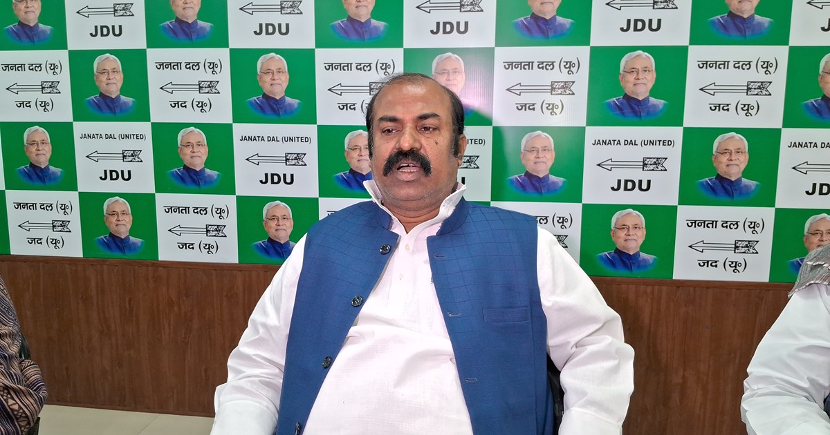 Nitish Kumar ko sanyijk nhi pm chehra bnaye india gthbndhn,j