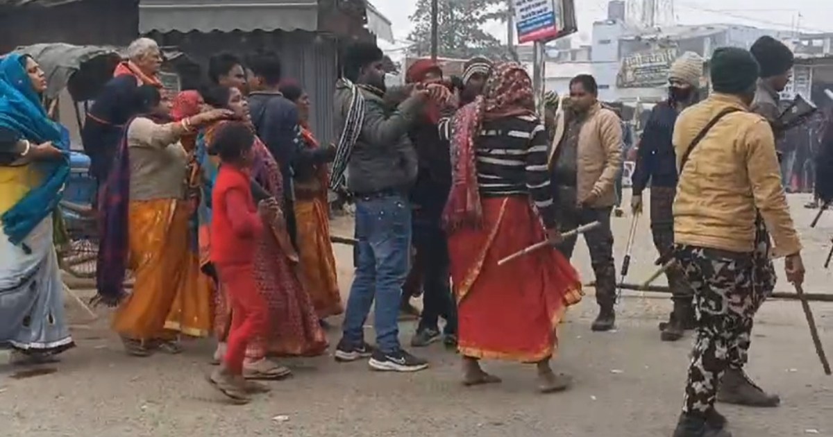 Police who went to arrest the accused in Darbhanga were atta