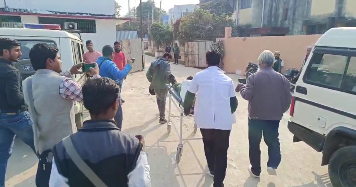 Hooliganism by JDU MP Ajay Mandal of Bhagalpur! Journalist t