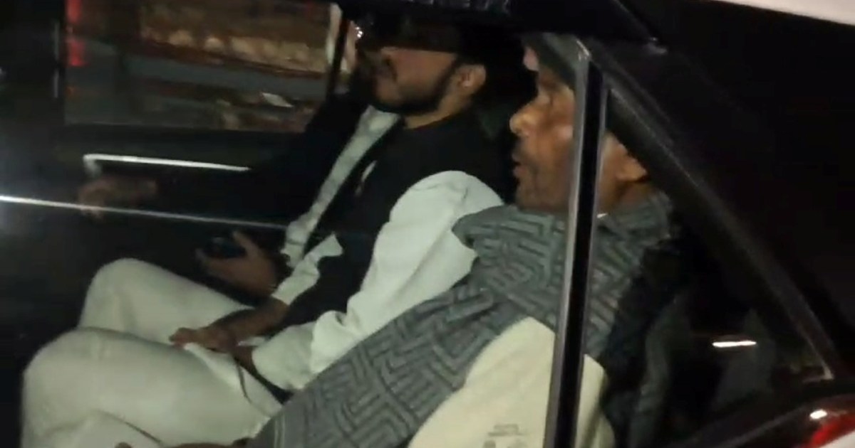 Pashupti pars mile lalu yadv se