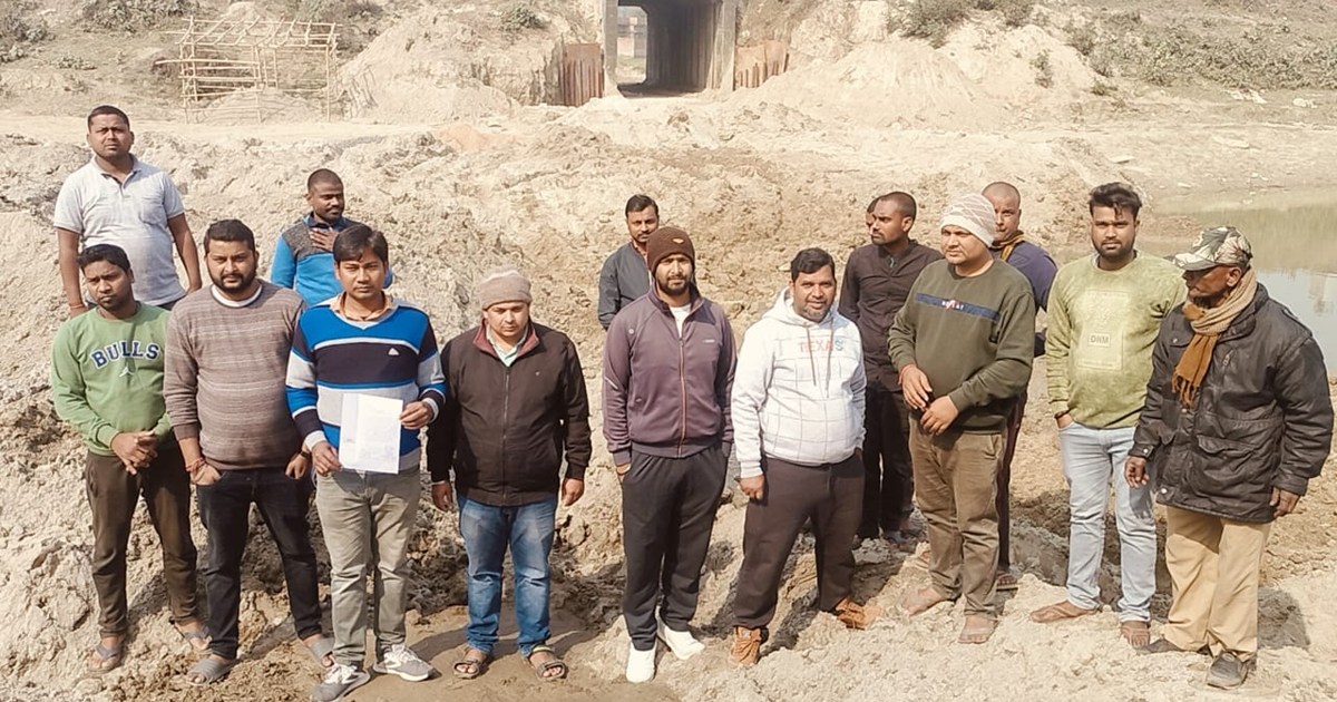 Opposition to the route of the link road along the railway u