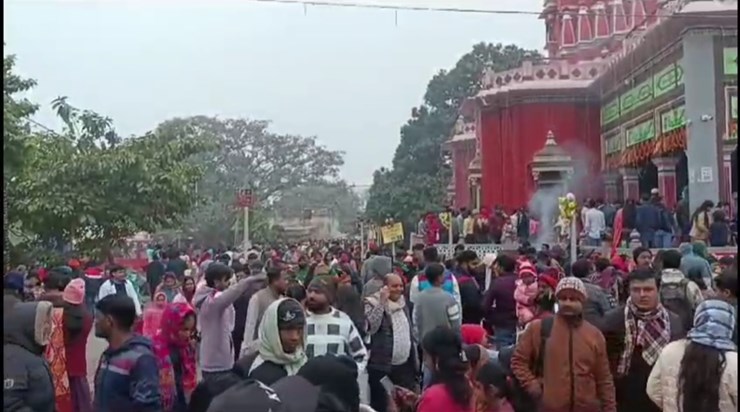 Crowd of devotees gathered at Shyama temple of Darbhanga on Crowd of devotees gathered at Shyama temple of Darbhanga on