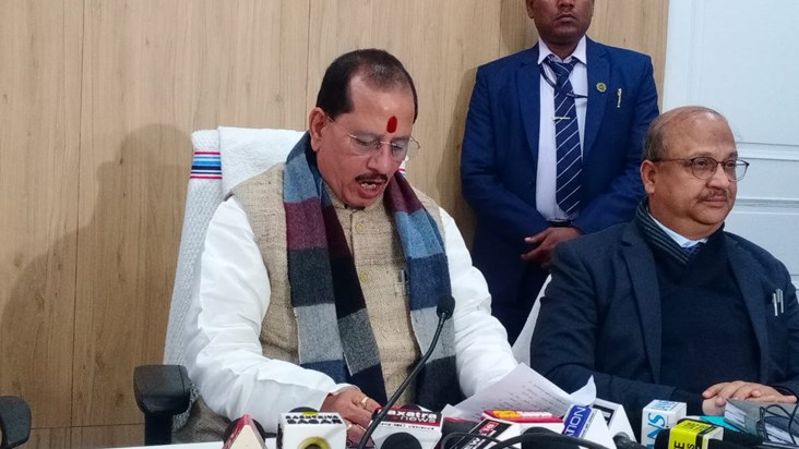 Dycm vijy singha ne pth nirman ki uplbdhi ko ginaya 