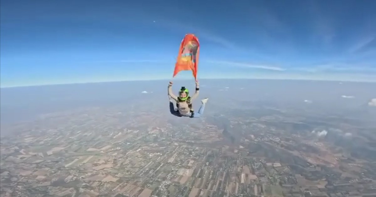 Prayagraj's Anamika jumped from a height of 13000 feet, the 