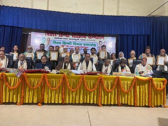 English is a hindrance to India's progress, Hindi will soon 