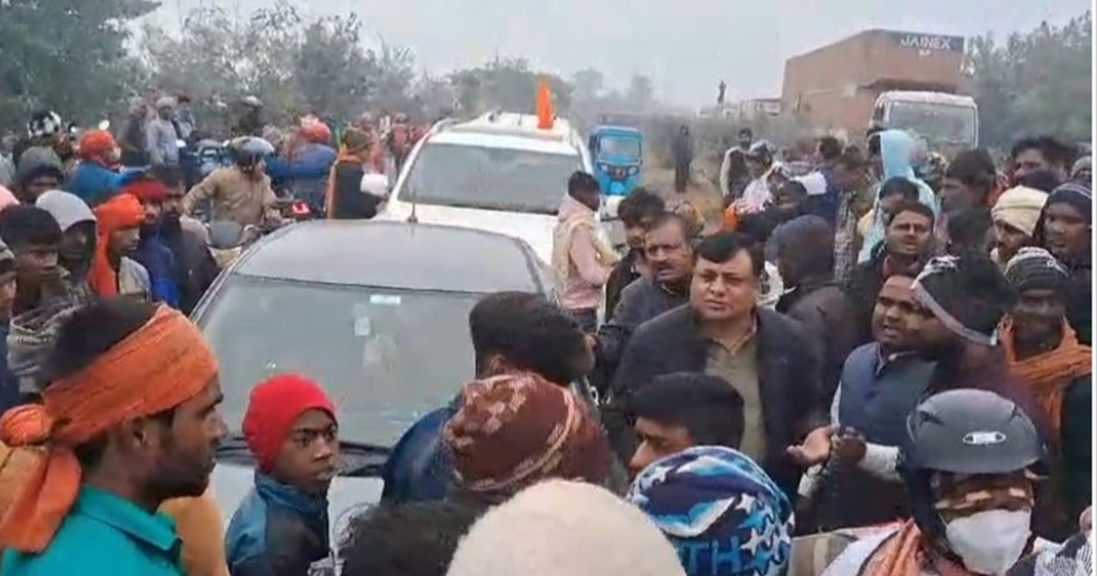 Principal of a government school and her husband died a pain