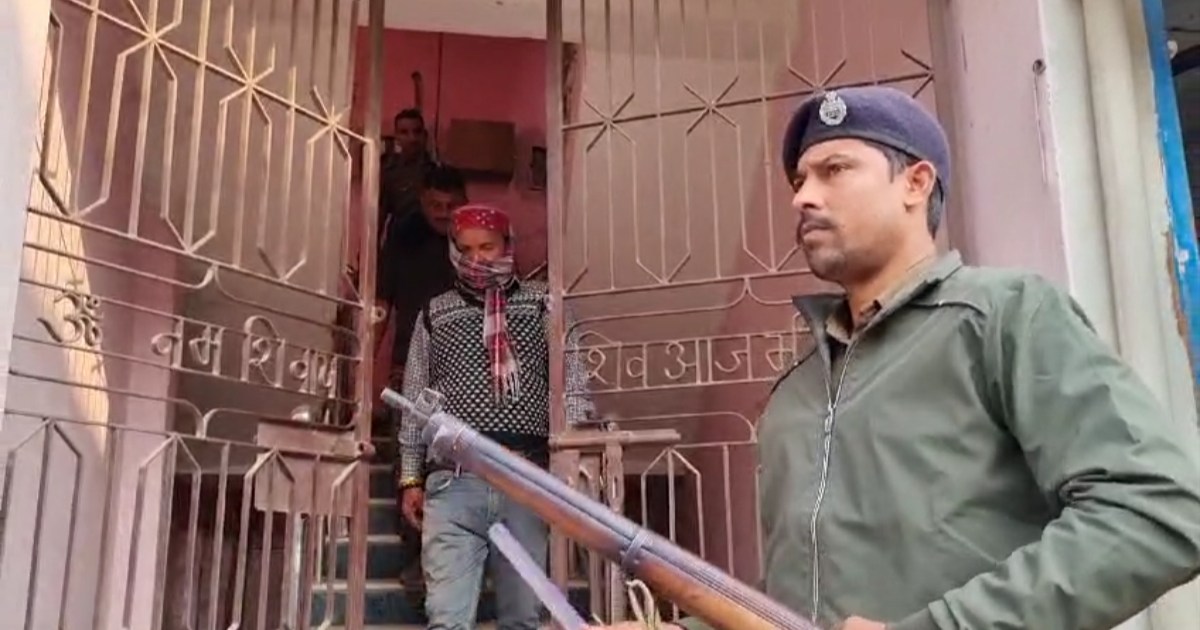 The teacher was caught for doing obscene acts with a girl st