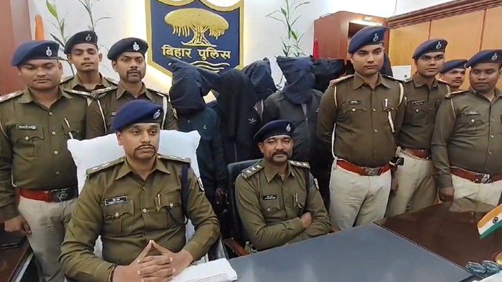 Katihar police caught four criminals with looted jewellery